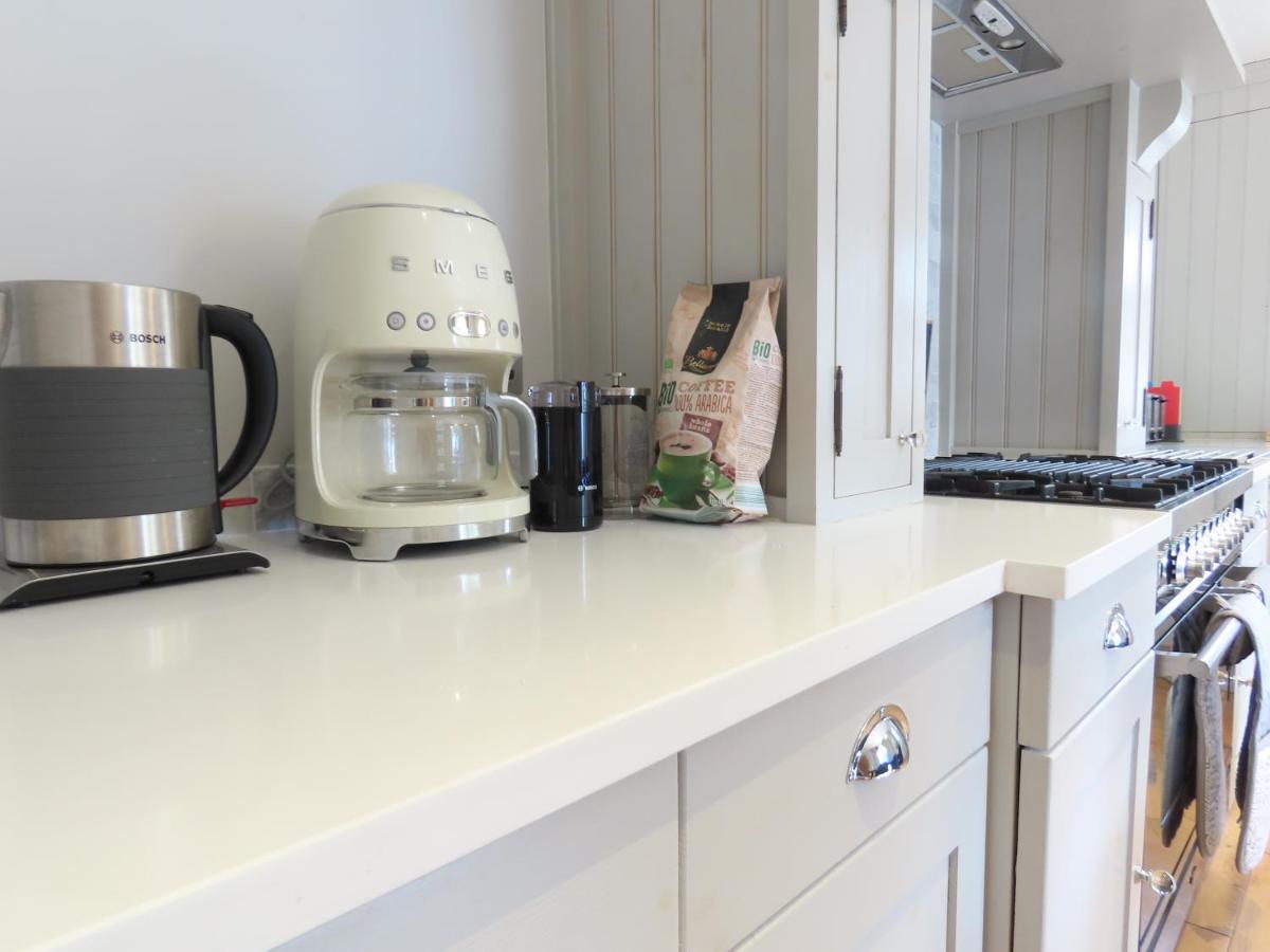 Entire Seaside Luxury Home With On Site Parking! Poole Luaran gambar