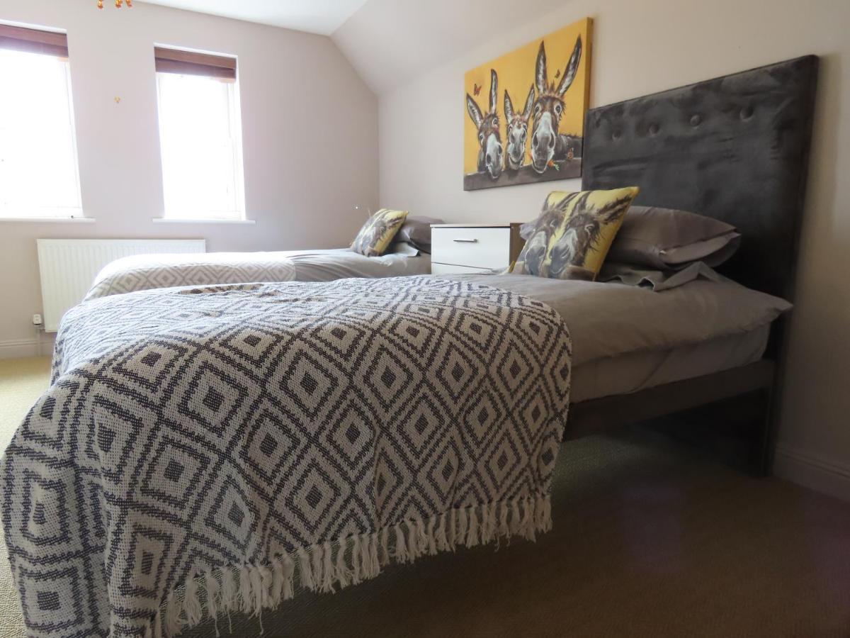 Entire Seaside Luxury Home With On Site Parking! Poole Luaran gambar