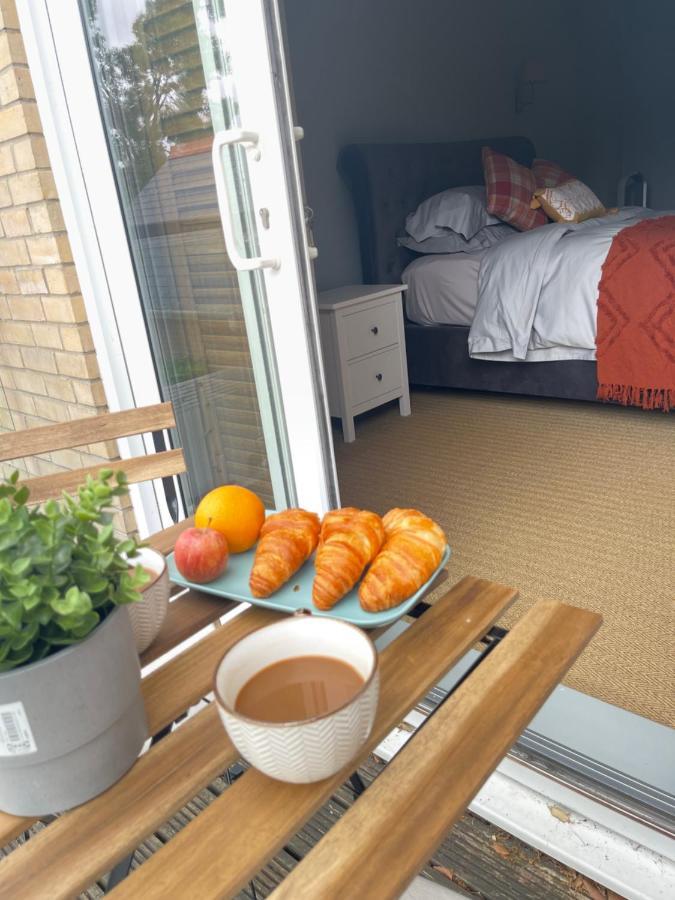 Entire Seaside Luxury Home With On Site Parking! Poole Luaran gambar