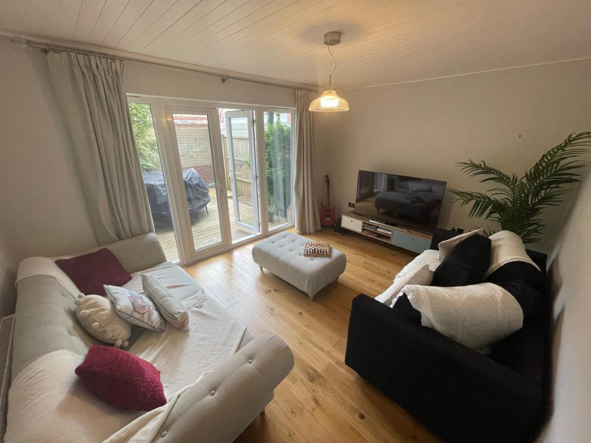 Entire Seaside Luxury Home With On Site Parking! Poole Luaran gambar