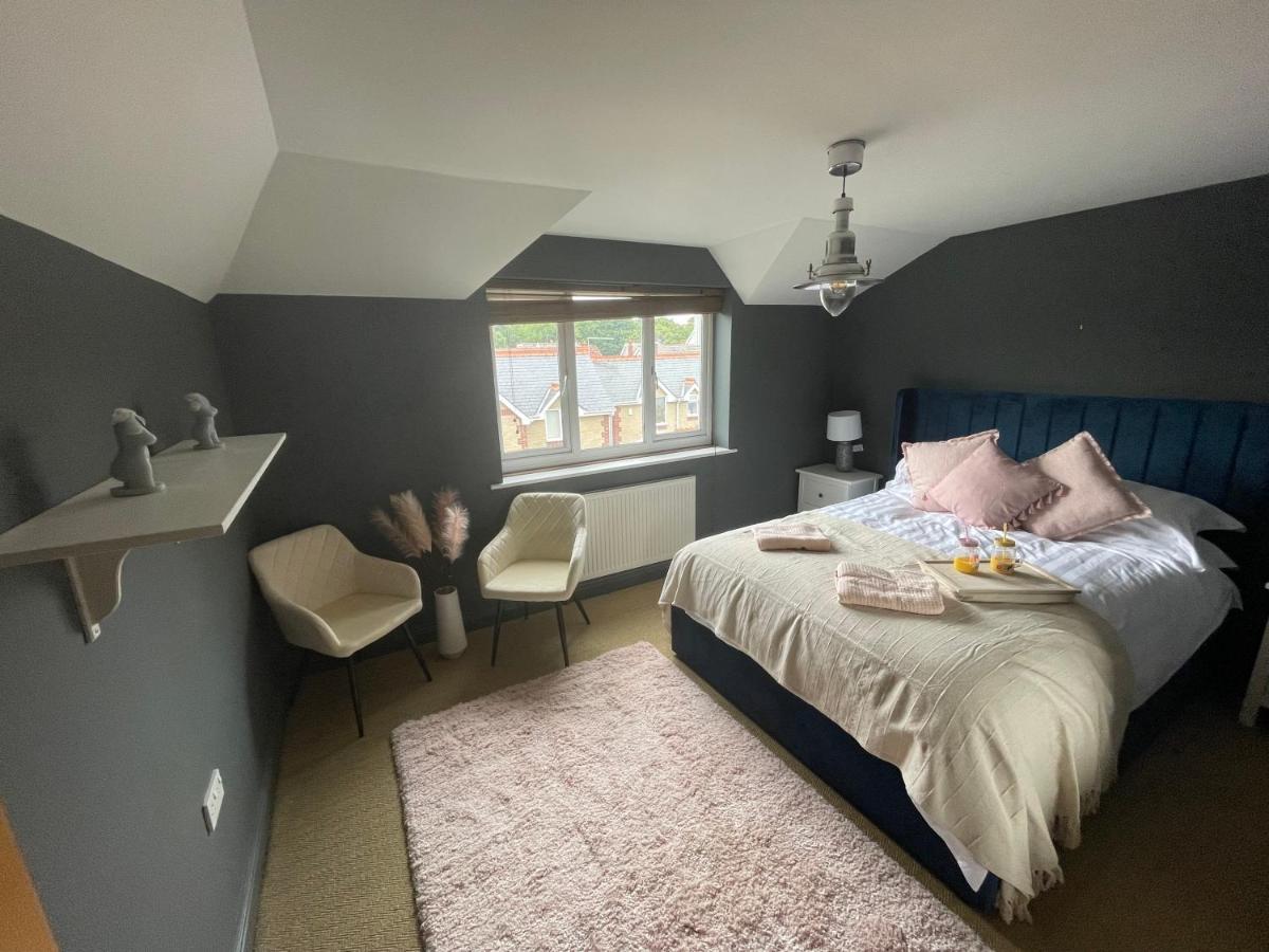 Entire Seaside Luxury Home With On Site Parking! Poole Luaran gambar